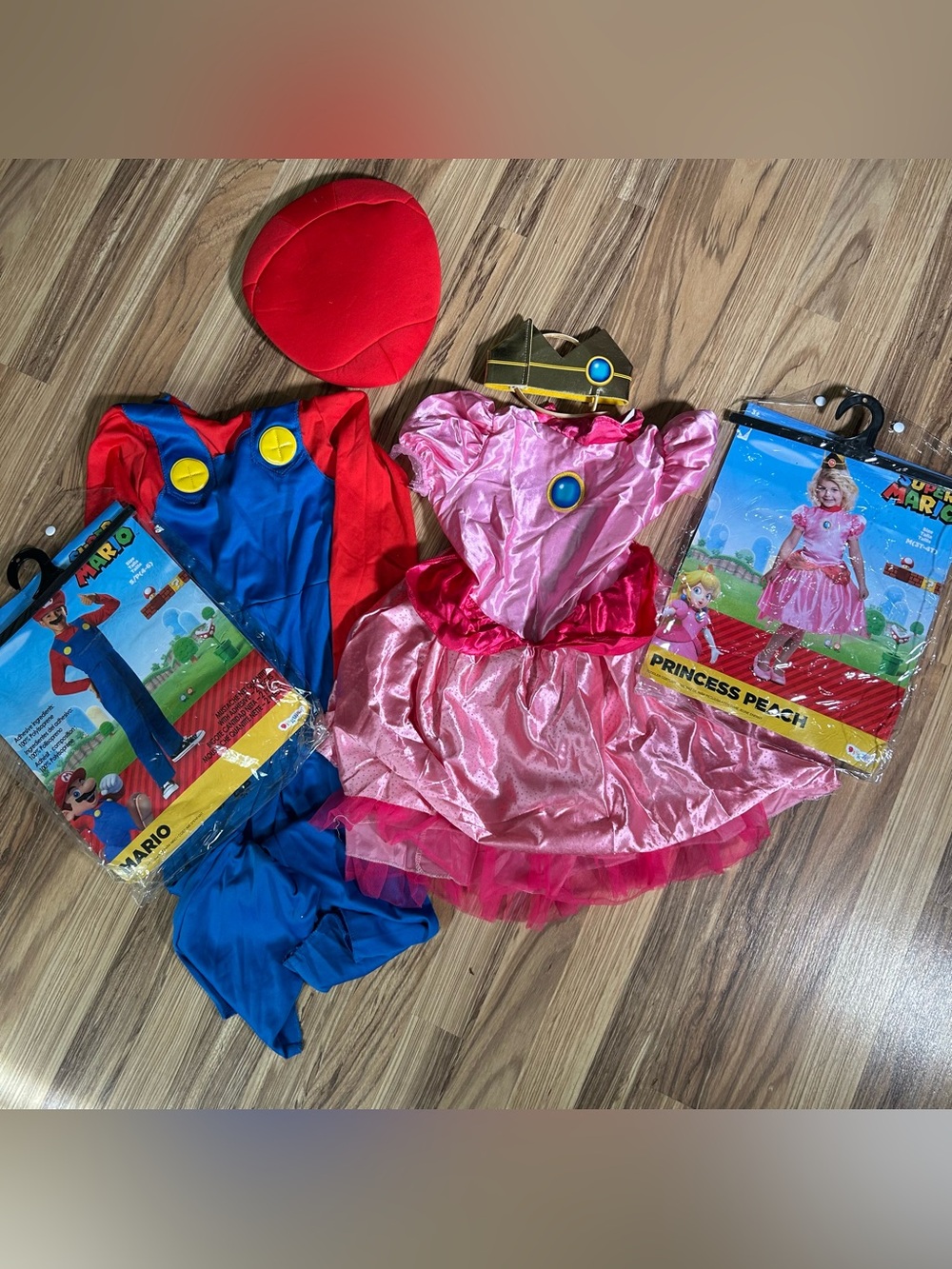 Nintendo Super Mario Bros 4-6 Princess Peach 3-4T Sibling Halloween Costume Lot